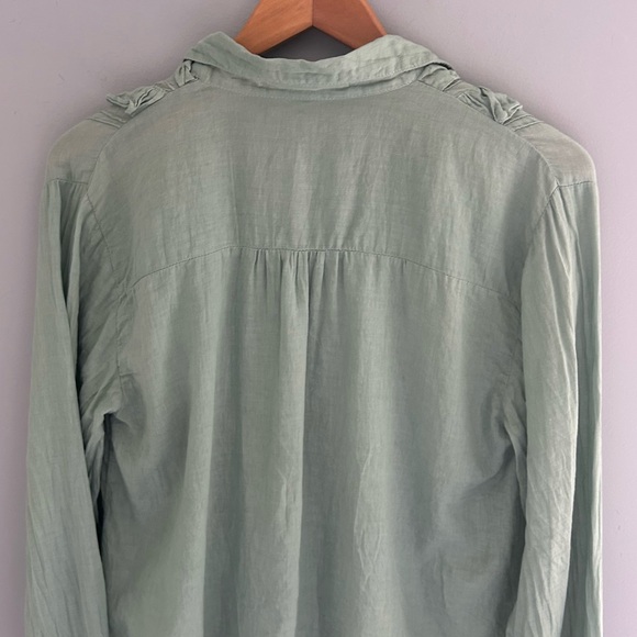 JP and Mattie Green Ruffles Blouse Mother of Pearl Buttons Size Medium - Picture 8 of 12